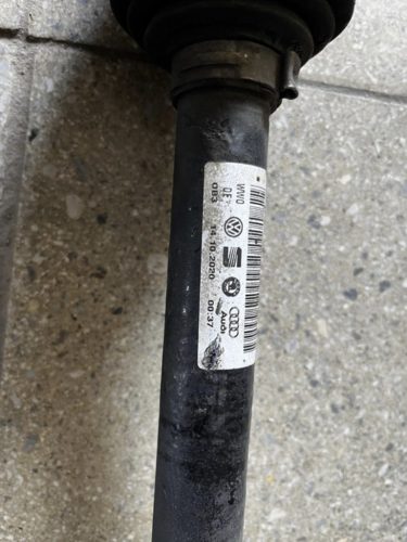 Volkswagen Arteon 2.0 TDI bal hátsó féltengely 3Q501203B