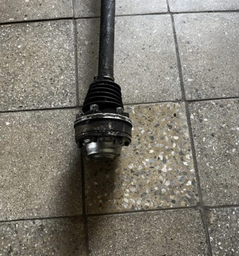 Volkswagen Arteon 2.0 TDI bal hátsó féltengely 3Q501203B