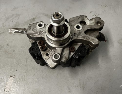 Hyundai i30 (GD), Kia Cee'd (JD) 1.4 CRDi D4FC nagynyomású szivattyú 331002a710