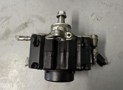 Hyundai i30 (GD), Kia Cee'd (JD) 1.4 CRDi D4FC nagynyomású szivattyú 331002a710