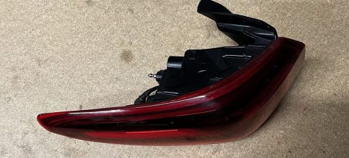 Hyundai Kona (OS) bal hátsó lámpa