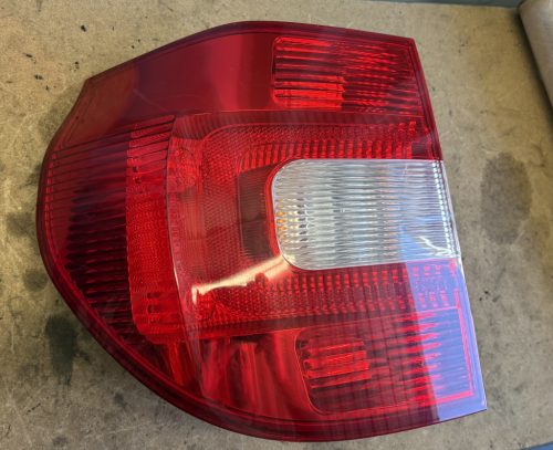 Skoda Yeti bal hátsó lámpa 5L0945095B