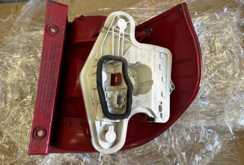 Skoda Yeti bal hátsó lámpa 5L0945095B