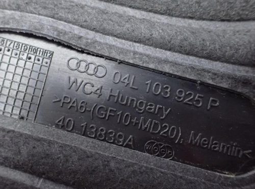 Audi A4 B9, A5 8W 2.0 TDI motor felső burkolat 04L103925P