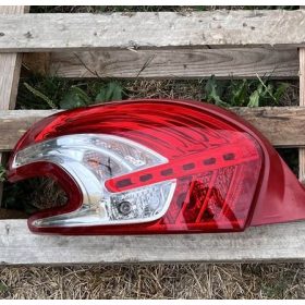 Peugeot 208 I bal hàtsó làmpa