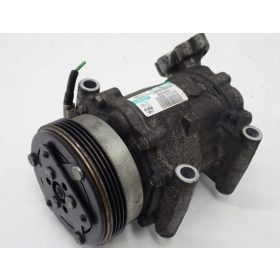 Dacia Sandero I 1.2i klímakompresszor 8200840899
