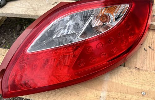 Mazda 2 (DE) jobb hátsó lámpa d65151150