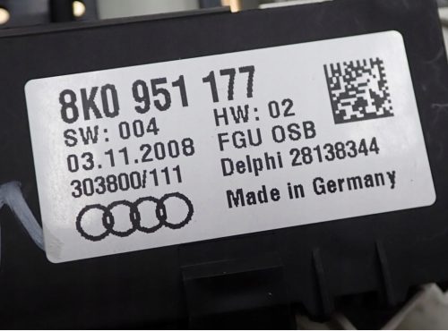 Audi A4 B8, A5 B8 szemüvegtartó, beltér világítás