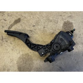 Kia Cee'd I (ED) elektromos gázpedál 32700-XXXXX