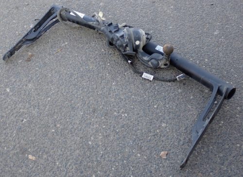 Skoda Octavia IV elektromosan befordulós vonóhorog 5E3803881A