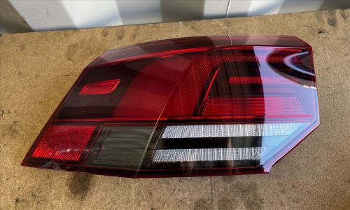 Volkswagen Golf VIII bal hátsó làmpa 5h0945095c